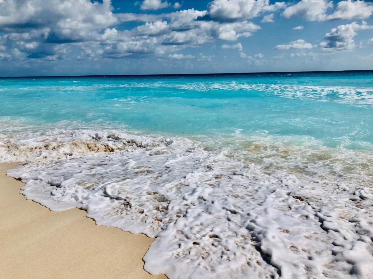 Solymar Beach Condos Cancún Eksteriør billede