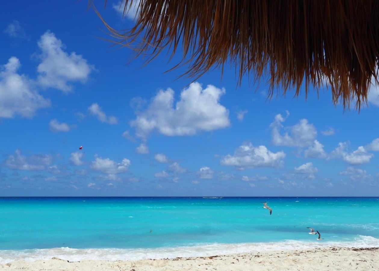 Solymar Beach Condos Cancún Eksteriør billede