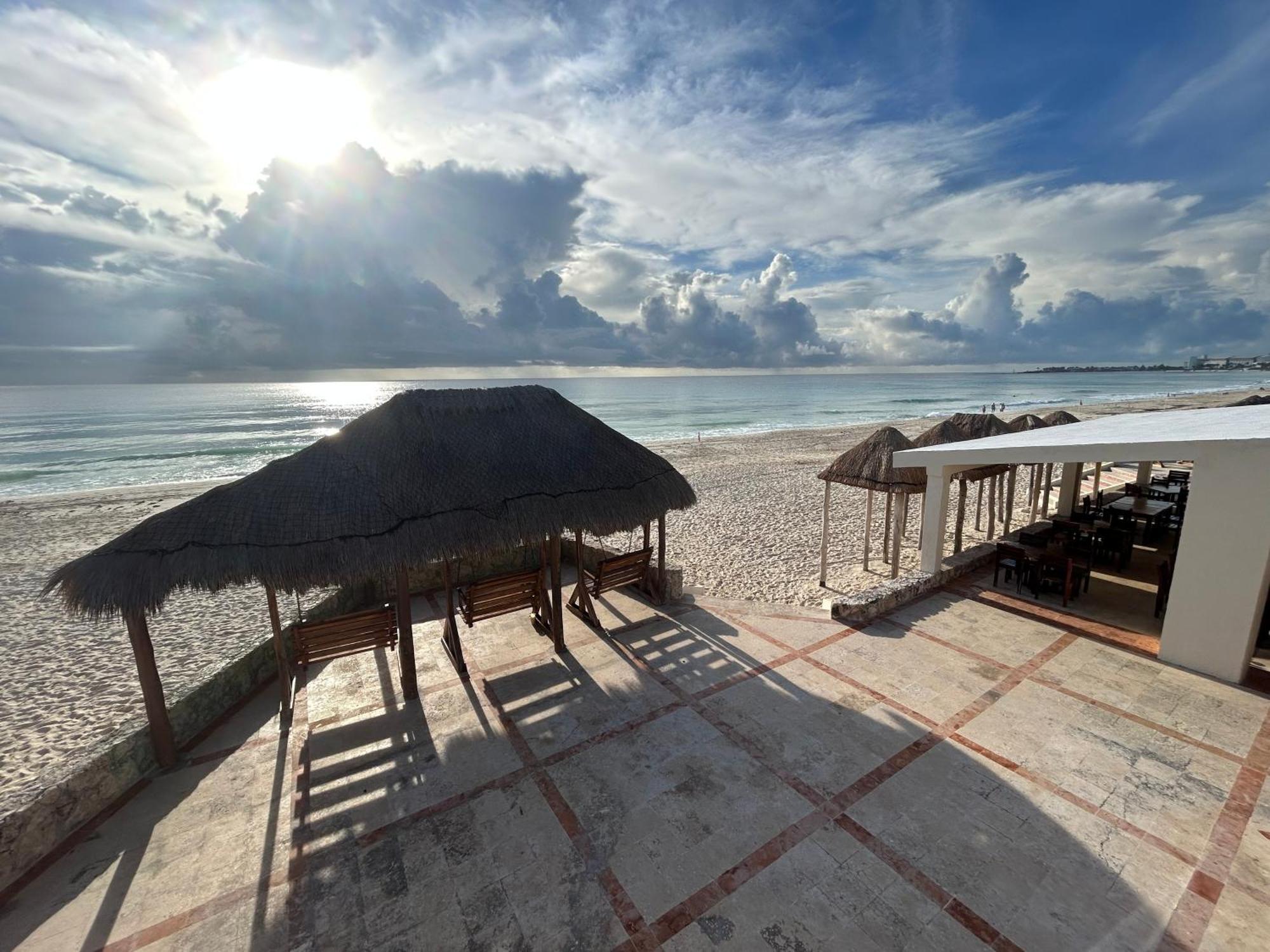 Solymar Beach Condos Cancún Eksteriør billede