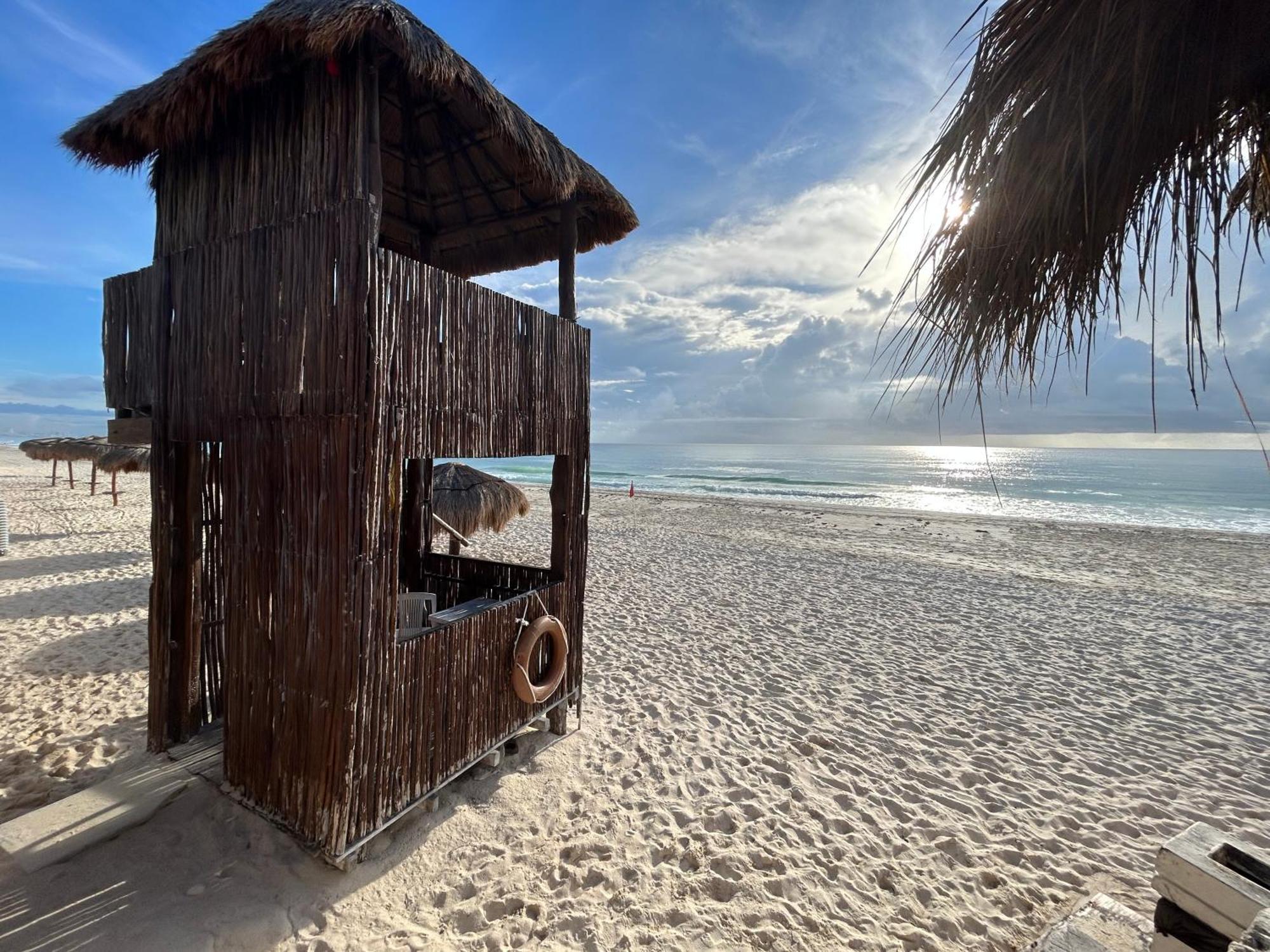 Solymar Beach Condos Cancún Eksteriør billede