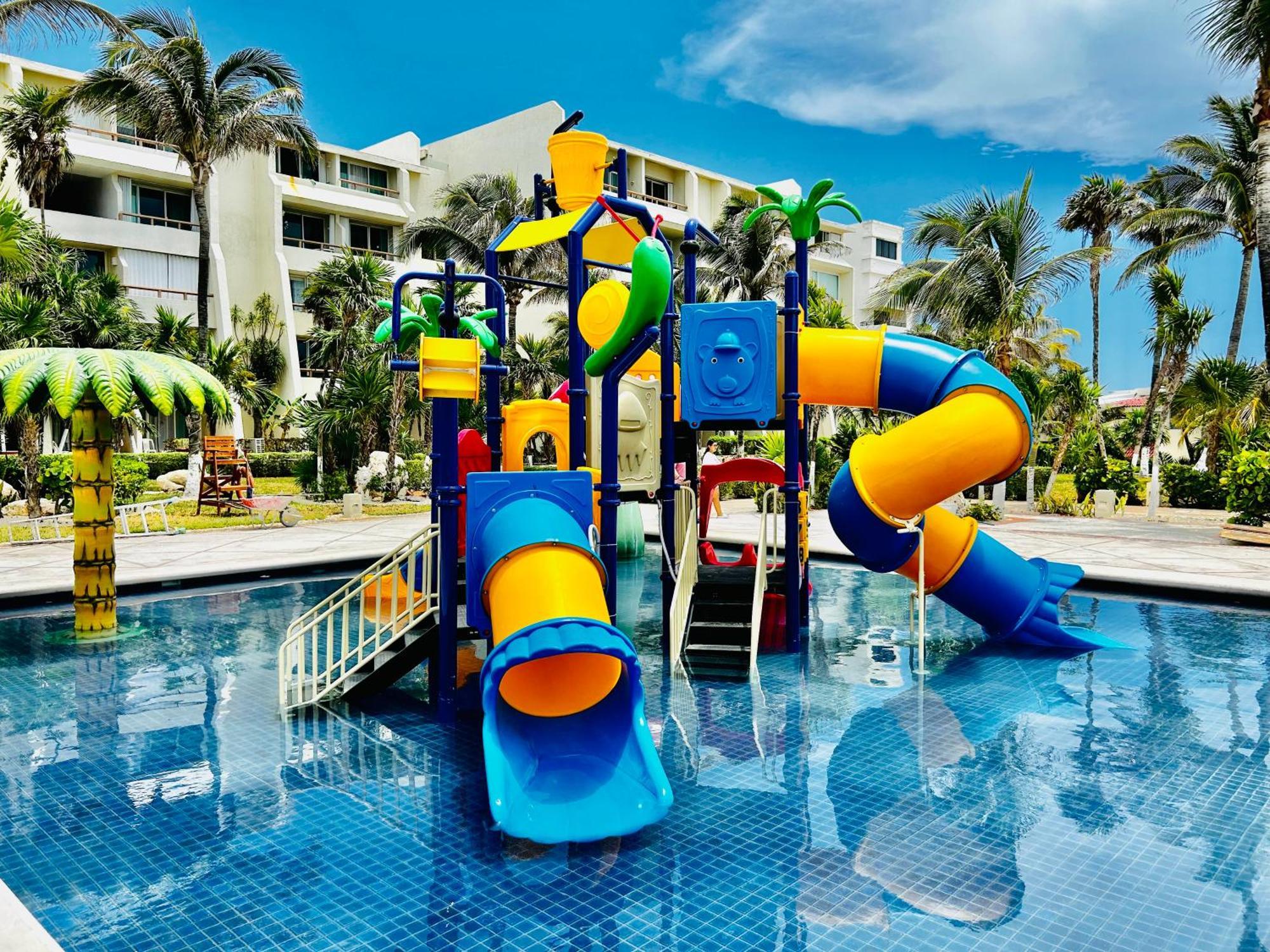 Solymar Beach Condos Cancún Eksteriør billede