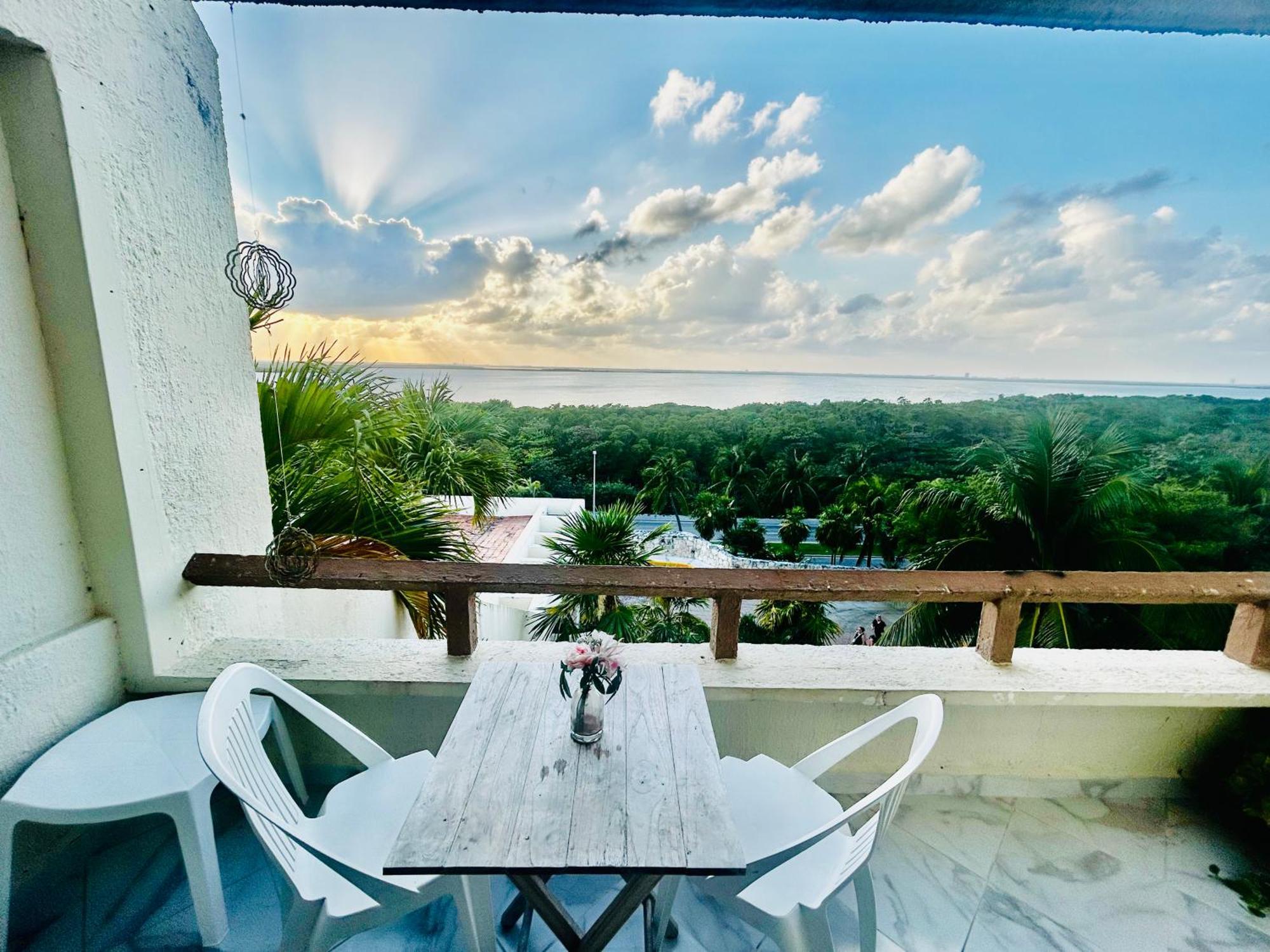Solymar Beach Condos Cancún Eksteriør billede