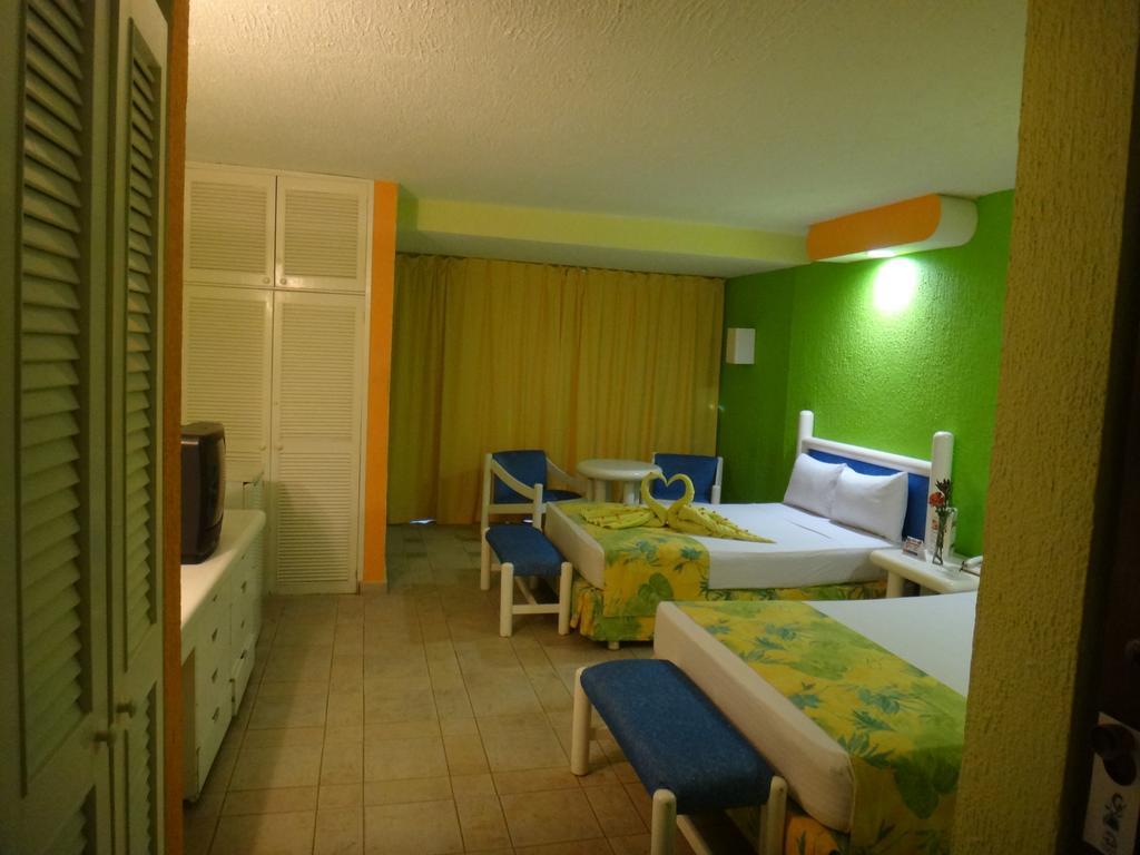 Solymar Beach Condos Cancún Eksteriør billede